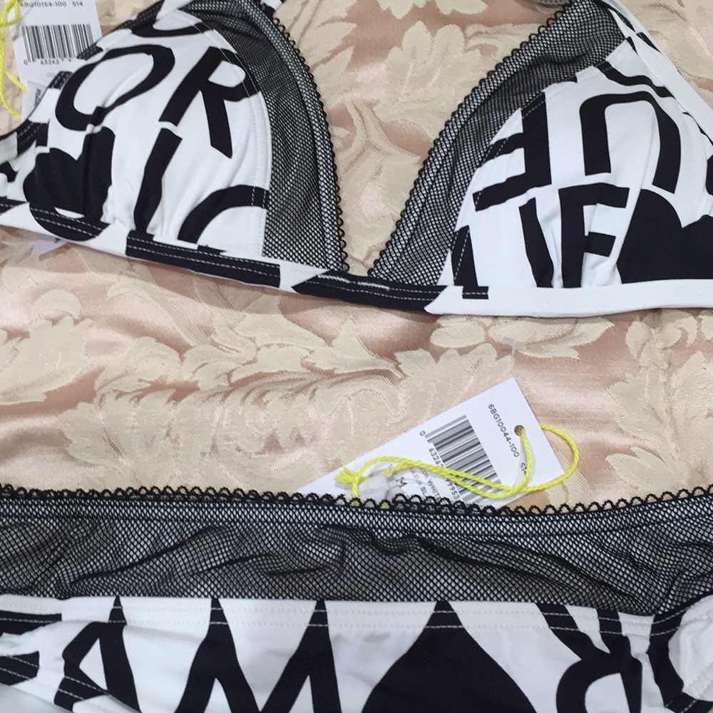 Black and white bikini - Picture 2 of 2
